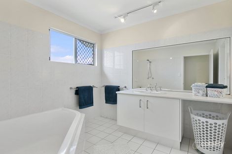 Property photo of 3 Jadana Close Mooroobool QLD 4870
