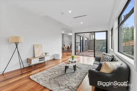 Property photo of 2/102 Rose Avenue Templestowe Lower VIC 3107