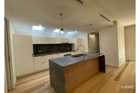 2/1 Clarendon St, Coburg, VIC 3058