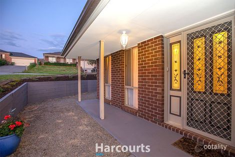 Property photo of 2 Sweet Gum Court Pakenham VIC 3810