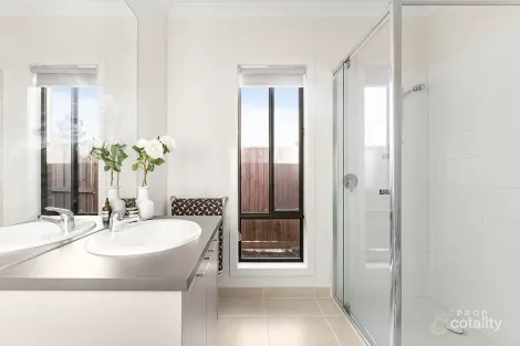 Property photo of 21 Wicker Street Werribee VIC 3030