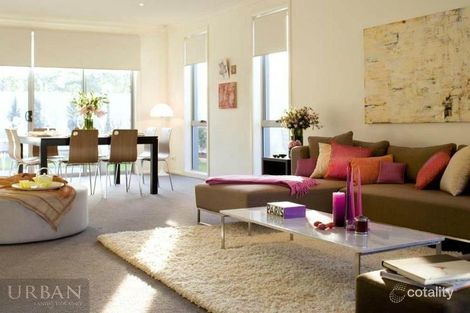 Property photo of 18 Baronia Circuit Castle Hill NSW 2154