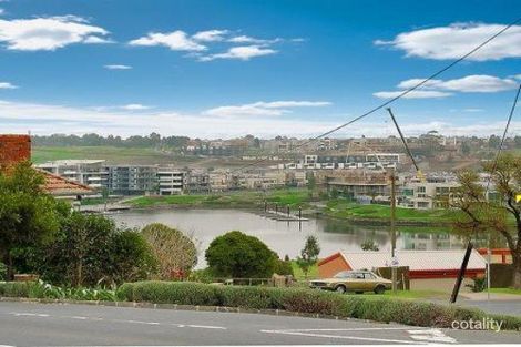 Property photo of 2 Fisher Parade Ascot Vale VIC 3032