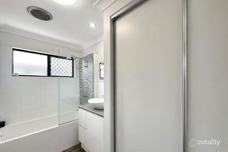 Property photo of 14 Limerick Way Mount Low QLD 4818