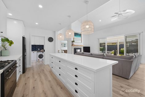 Property photo of 23 Surrey Place Inverloch VIC 3996