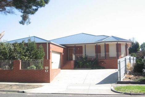 61 Rawdon Hill Dr, Dandenong North, VIC 3175