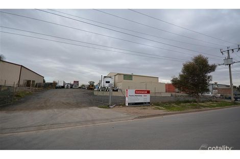 8 Hines Rd, Wingfield, SA 5013