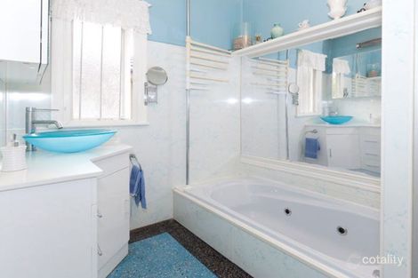 Property photo of 50 Latimer Street Holland Park QLD 4121