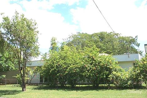 8 Carmody St, Hermit Park, QLD 4812