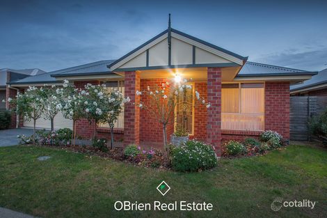 51a Sandalwood Dr, Pakenham, VIC 3810