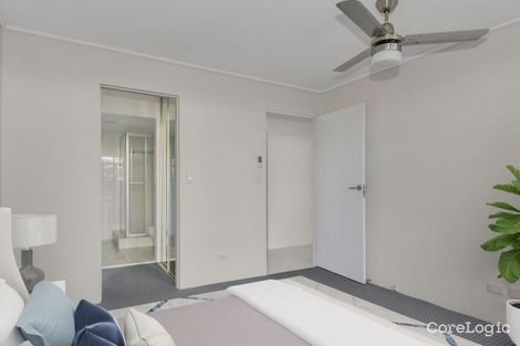 Property photo of 2/186 Ferny Avenue Surfers Paradise QLD 4217