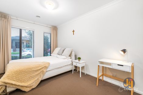 Property photo of 5 Emblem Way Craigieburn VIC 3064