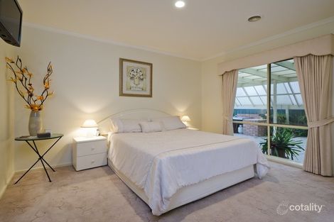 4 Oaktree Ave, Wyndham Vale, VIC 3024