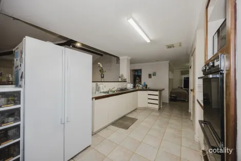 Property photo of 41 Whithorn Circle Kinross WA 6028