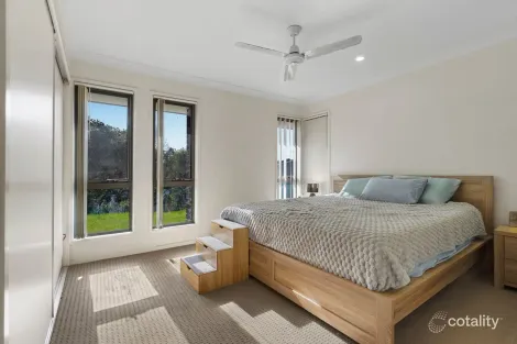 10 BUCKINGHAM RD, MAUDSLAND, QLD 4210