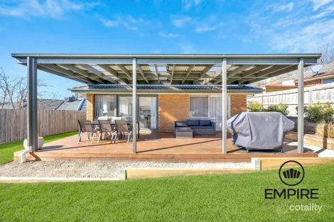 Property photo of 15 Acre Rise Hampton Park VIC 3976