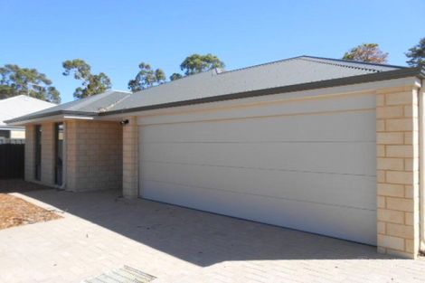 29 Townsend St, Armadale, WA 6112