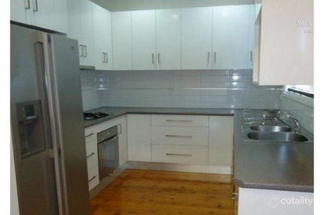 Property photo of 32 Manoora Avenue Mount Austin NSW 2650