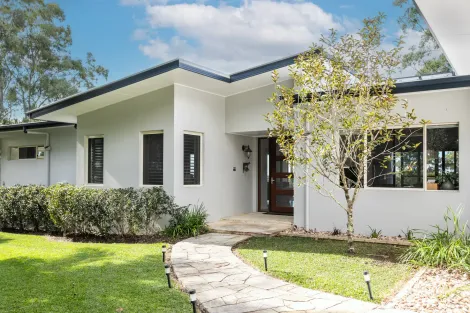 37 Arnlyn Rd, Cooroy, QLD 4563