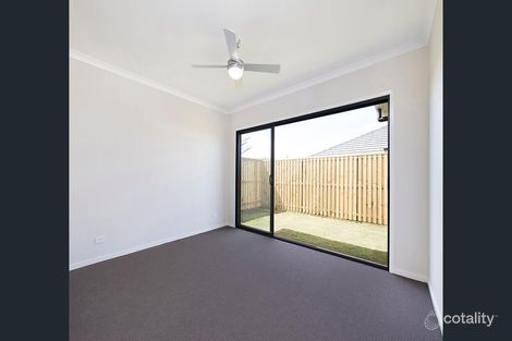 Property photo of 33 Lindeman Circuit Pimpama QLD 4209