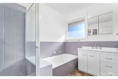 Property photo of 3 Capri Court Carrum Downs VIC 3201
