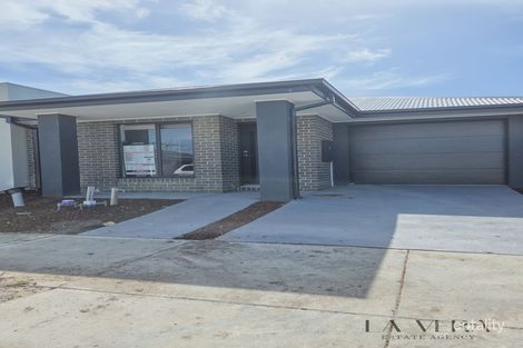 24 Vondel Way, Clyde North, VIC 3978