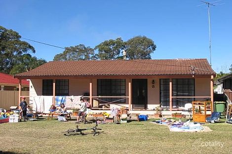 Property photo of 5 Dunvegan Street Mannering Park NSW 2259