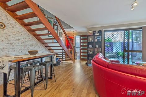 Property photo of 4/23 Whiting Street Labrador QLD 4215