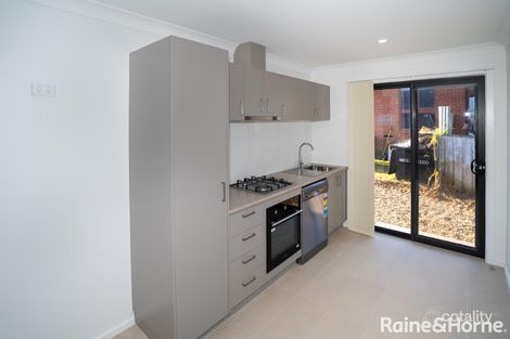 Property photo of 28 Ziegler Avenue Kooringal NSW 2650