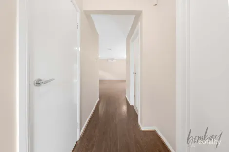 Property photo of 42 Trillium Boulevard Mickleham VIC 3064