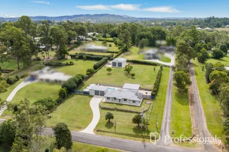 76 Rocks Rd, Southside, QLD 4570