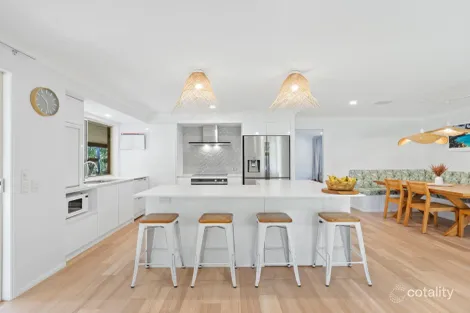 Property photo of 8 Cockateil Court Thornlands QLD 4164