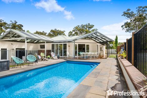 8 Belfast Rd, Montrose, VIC 3765