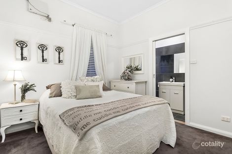 Property photo of 60 Myrnong Crescent Ascot Vale VIC 3032