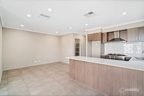 Property photo of 5 Bulbine Place Beveridge VIC 3753