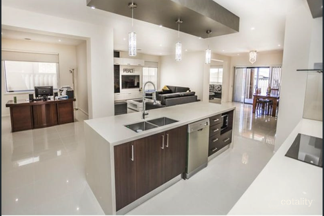 Property photo of 37 Biltmore Crescent Roxburgh Park VIC 3064
