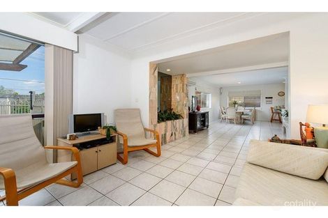 Property photo of 19 Rosemont Avenue Broadbeach Waters QLD 4218