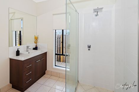 Property photo of 8 Catana Crescent Hope Island QLD 4212