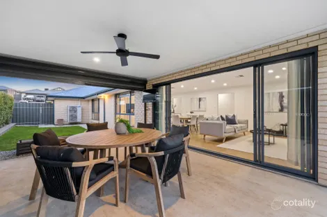 Property photo of 19 Macquarie Parade Meadows SA 5201