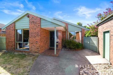 Property photo of 4 Bowen Court Berwick VIC 3806