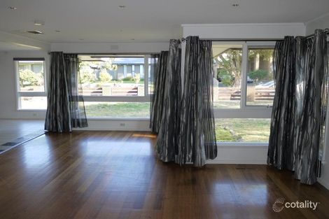 9 Glen Barry Rd, Wantirna, VIC 3152
