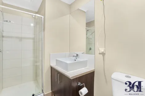 Property photo of 27 Ravenshaw Chase Tarneit VIC 3029