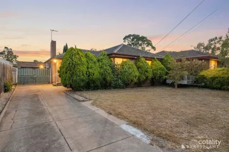 10 First Ave, Melton South, VIC 3338