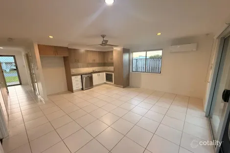 Property photo of 2/28 Esperance Avenue Blacks Beach QLD 4740