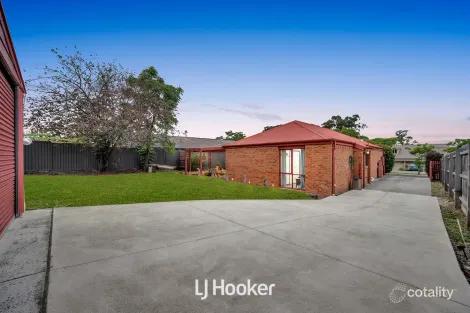 Property photo of 137 Avebury Drive Berwick VIC 3806