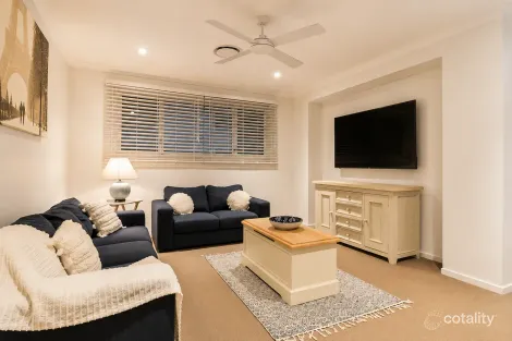 Property photo of 11 Palmerston Close Upper Kedron QLD 4055
