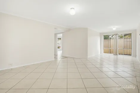 Property photo of 6 Ormiston Avenue West Hoxton NSW 2171