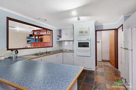 Property photo of 6 Dalvana Court Hampton Park VIC 3976