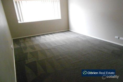 Property photo of 8 Camdolle Close Pakenham VIC 3810