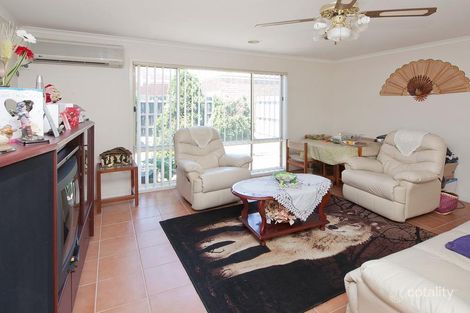Property photo of 24 Elanora Way Hampton Park VIC 3976
